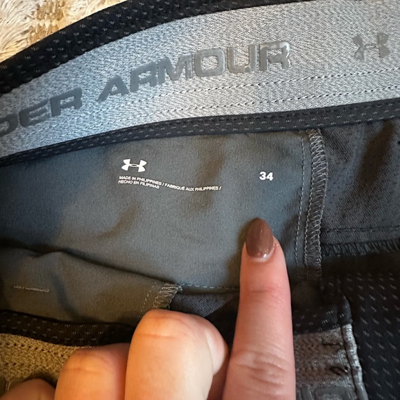Under Armour • Men’s EUC Golf Shorts sz 34 - Picture 3 of 4